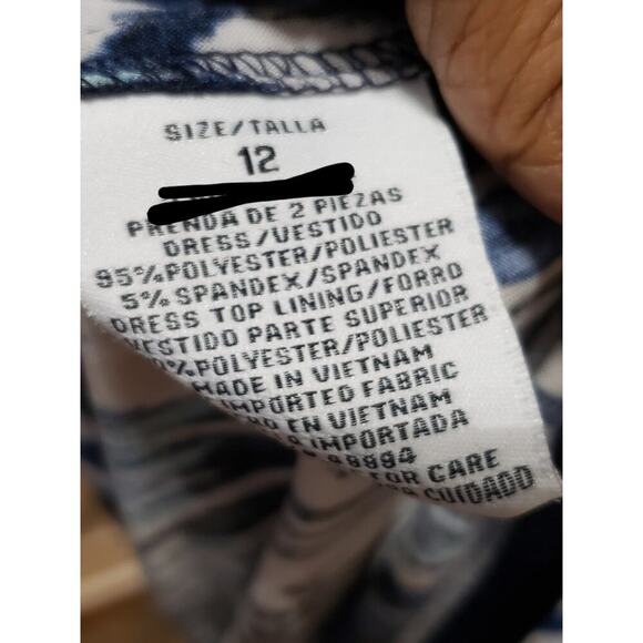 R&M Richards Sheath Dress Womens 12 White Blue Filigree Print Pleated Scoop Neck - Picture 7 of 12